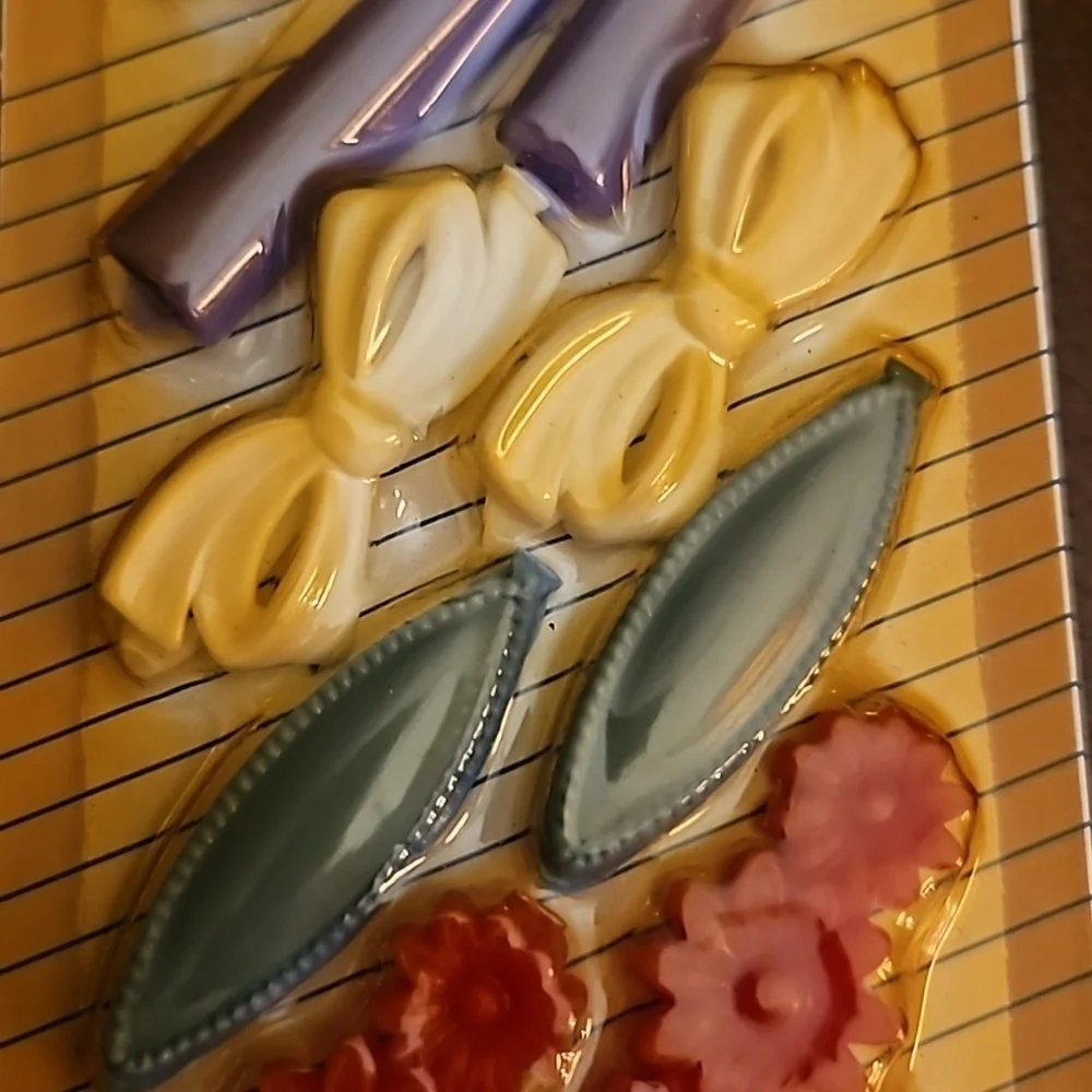 VTG BRIGHT BUYS 1970s Deadstock Plastic Bows Floral and Bar Barrettes